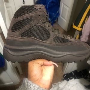 Yeezy Boots Never Worn
